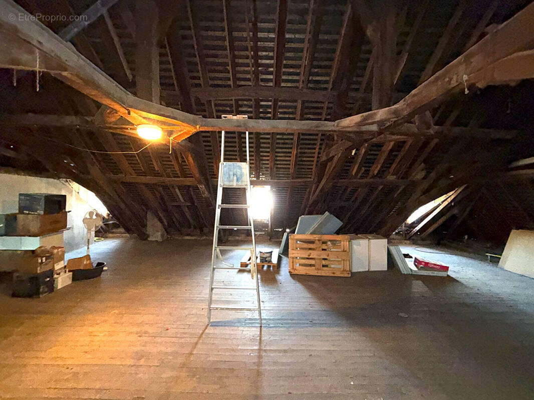 Appartement à PONTACQ