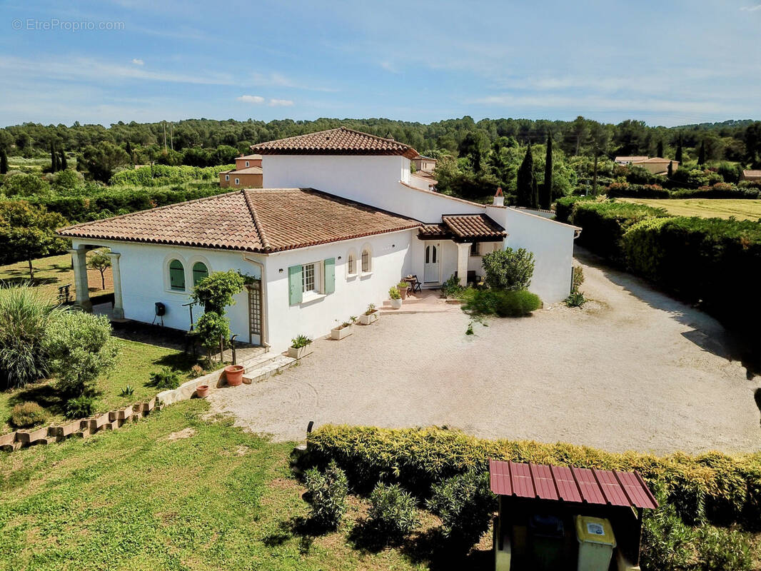 Maison à MEYREUIL