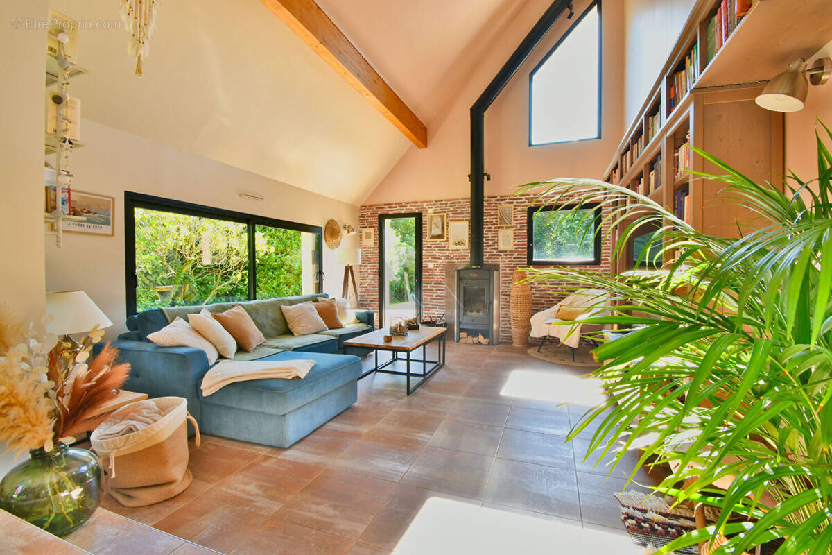 Maison à LE RELECQ-KERHUON