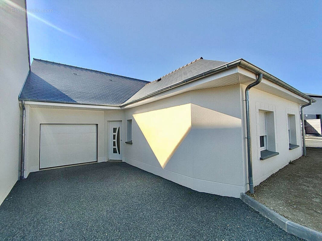Maison à L&#039;HUISSERIE