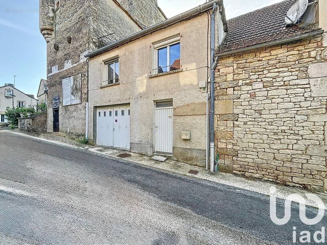 Photo 1 - Maison à PUYLAGARDE