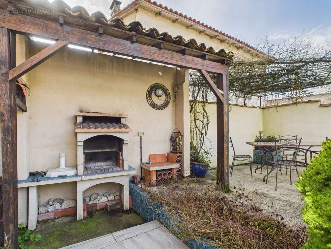 Maison à AUBETERRE-SUR-DRONNE