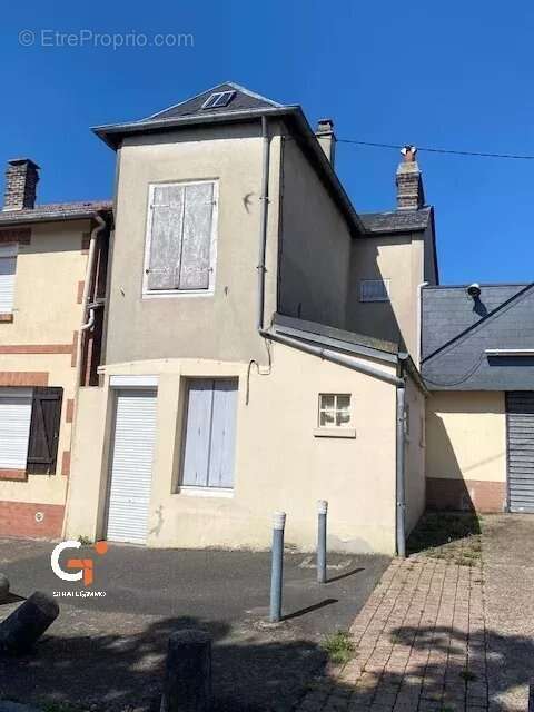Maison à SAINT-ETIENNE-DU-ROUVRAY