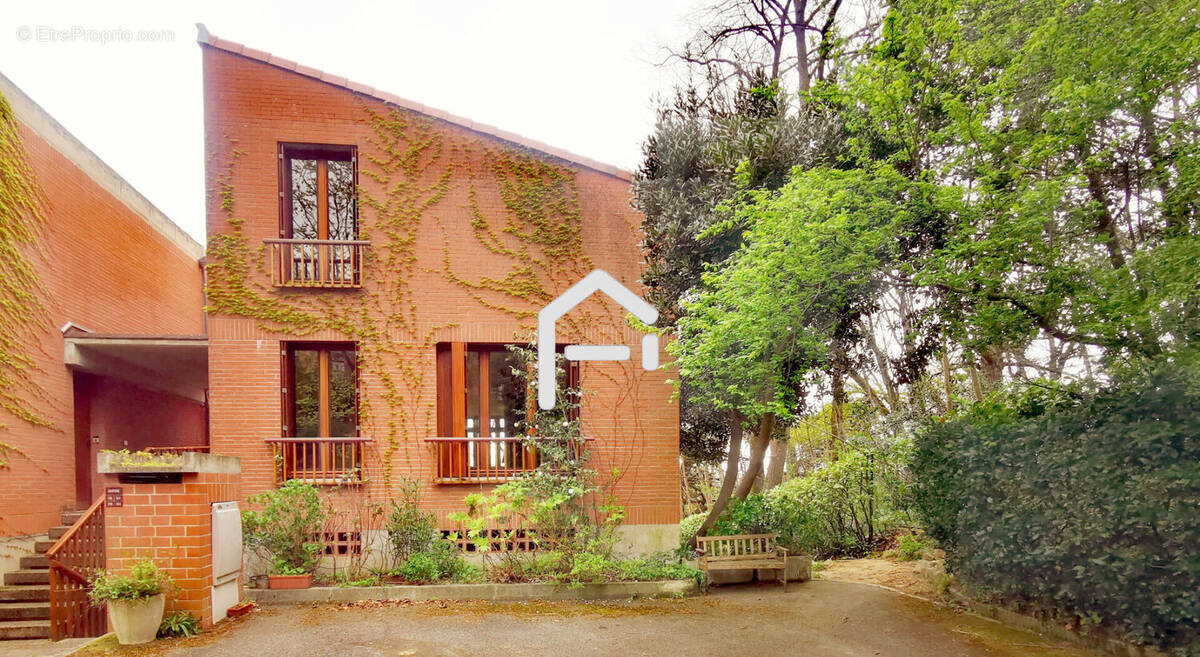 Appartement à RAMONVILLE-SAINT-AGNE