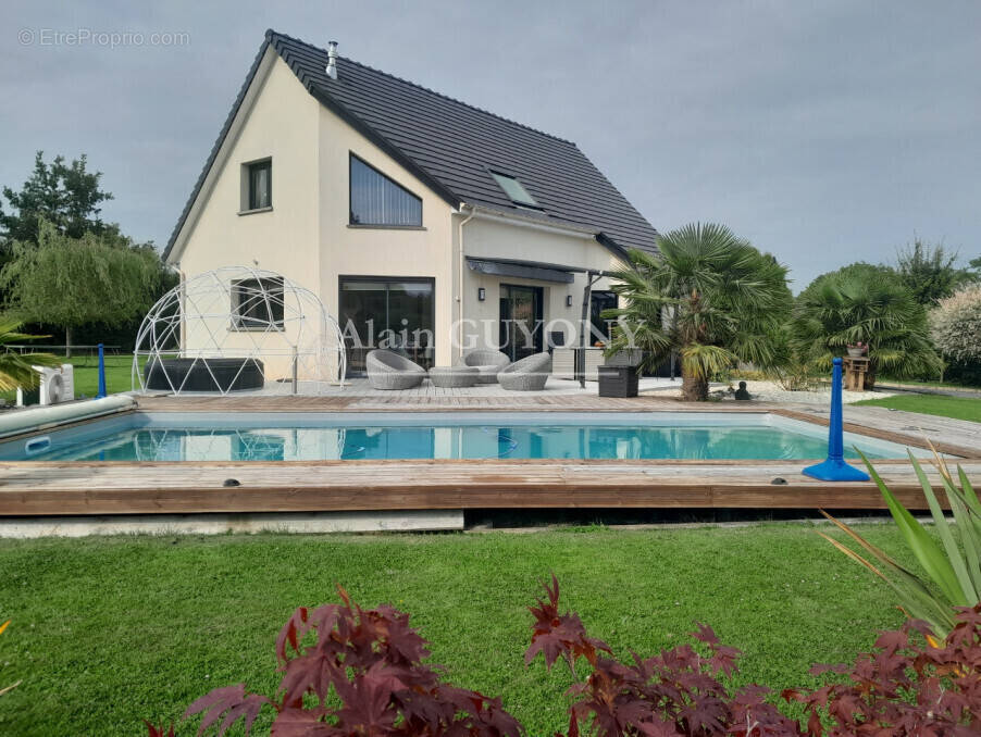 Maison à PONT-L&#039;EVEQUE