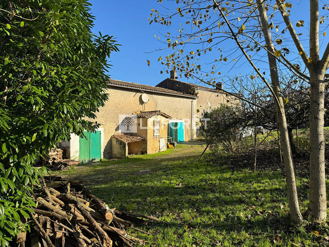 Maison à SAINT-QUENTIN-DE-BARON
