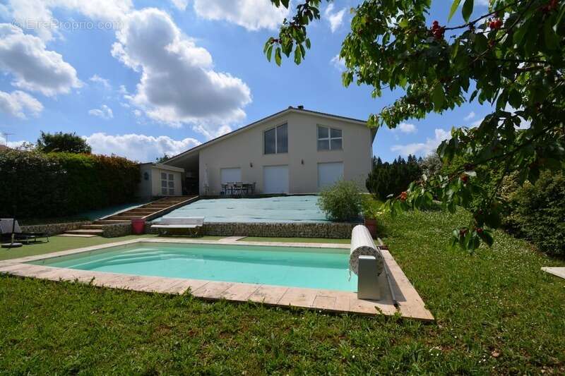 Maison à MAGNAC-SUR-TOUVRE