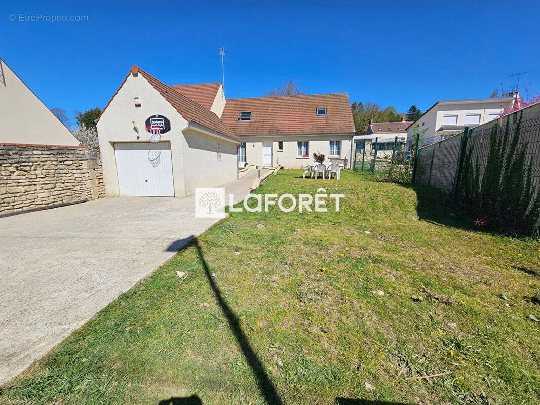 Maison à CIRES-LES-MELLO