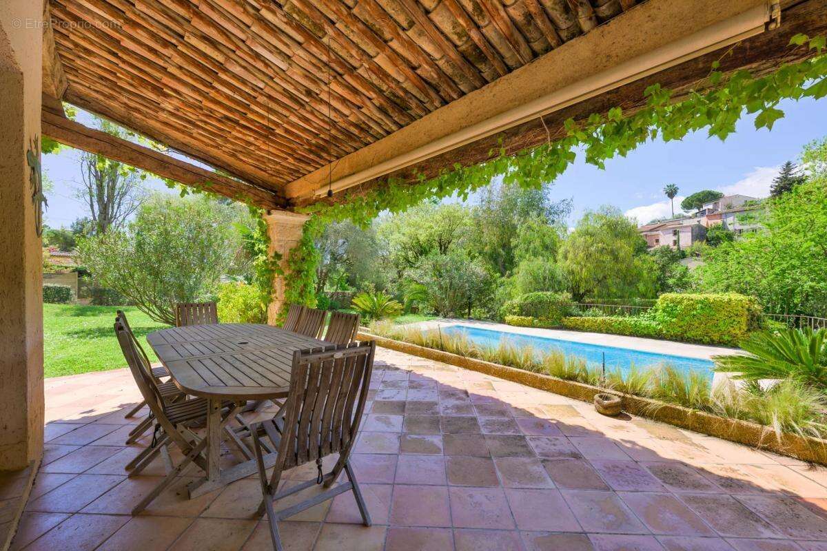 Maison à MOUGINS