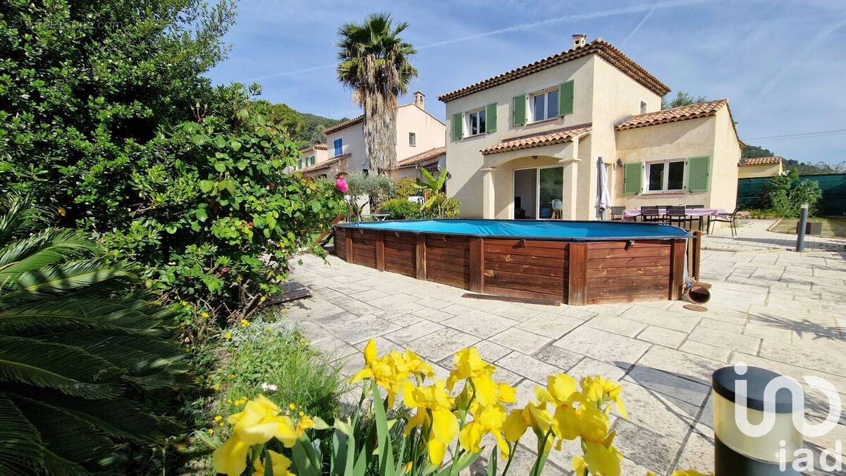 Photo 1 - Maison à SAINT-LAURENT-DU-VAR