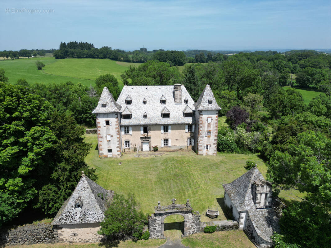 Maison à LACROIX-BARREZ