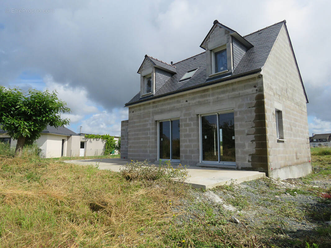 Maison à POULDREUZIC