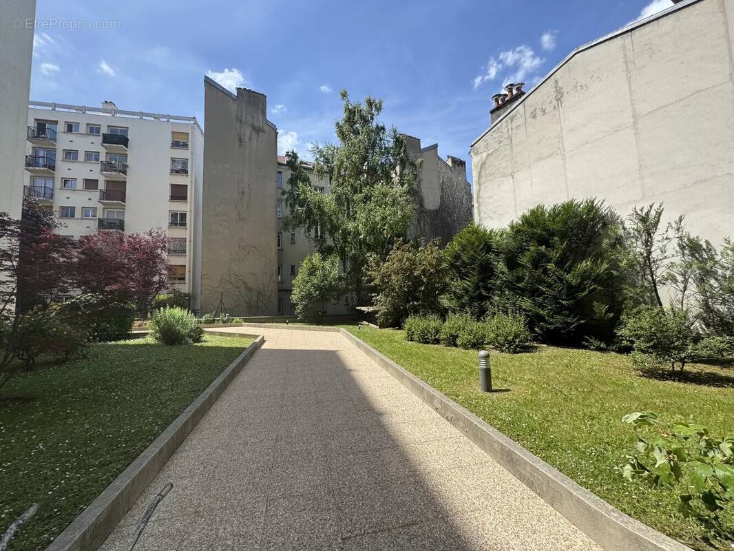 Appartement à PARIS-20E
