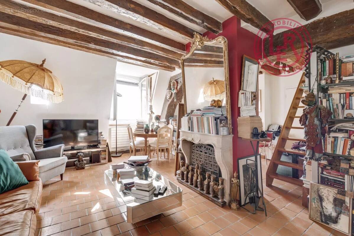 Appartement à PARIS-3E