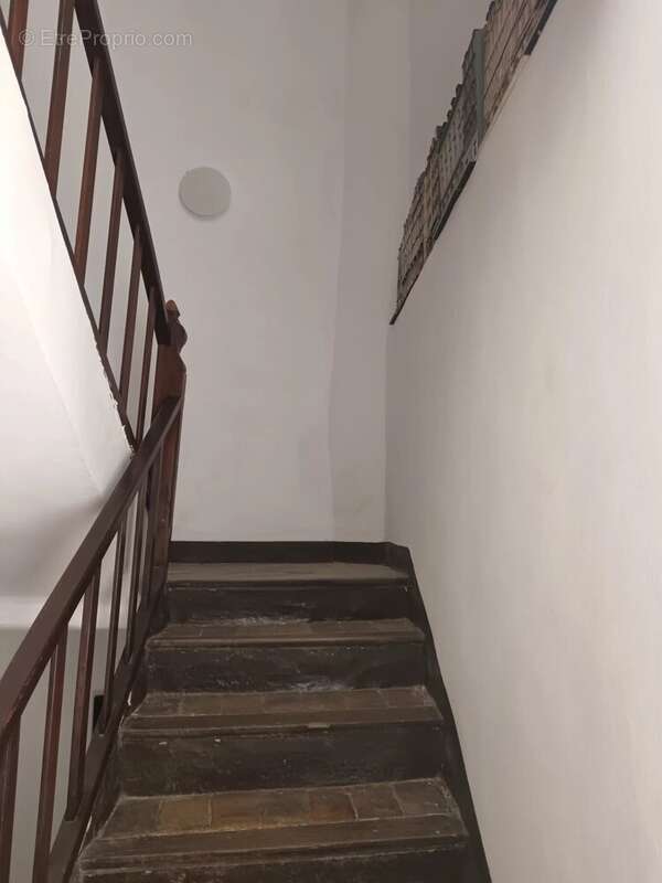 Appartement à COURSEGOULES
