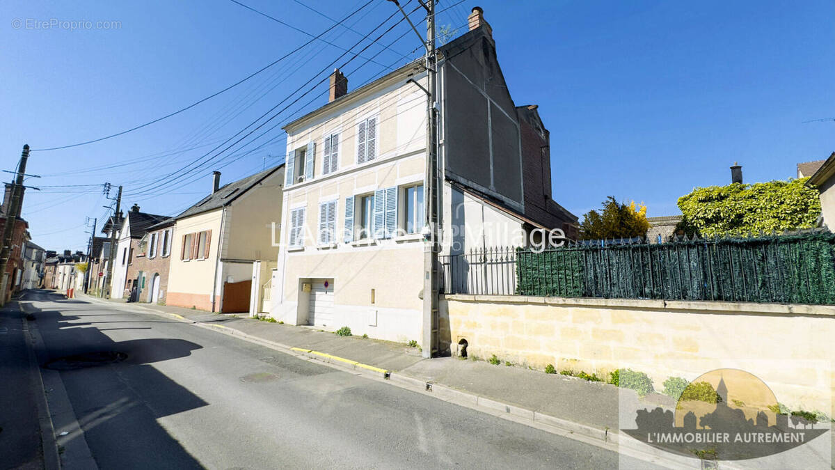 Maison à MERU