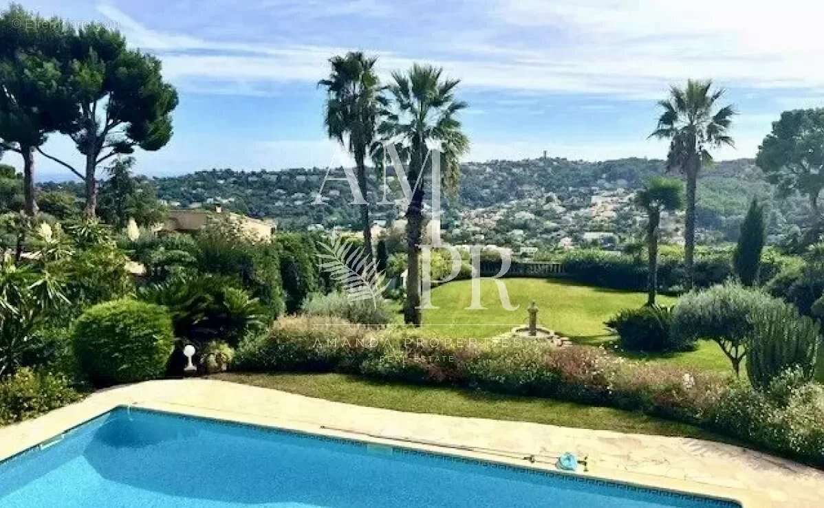 Maison à VALLAURIS