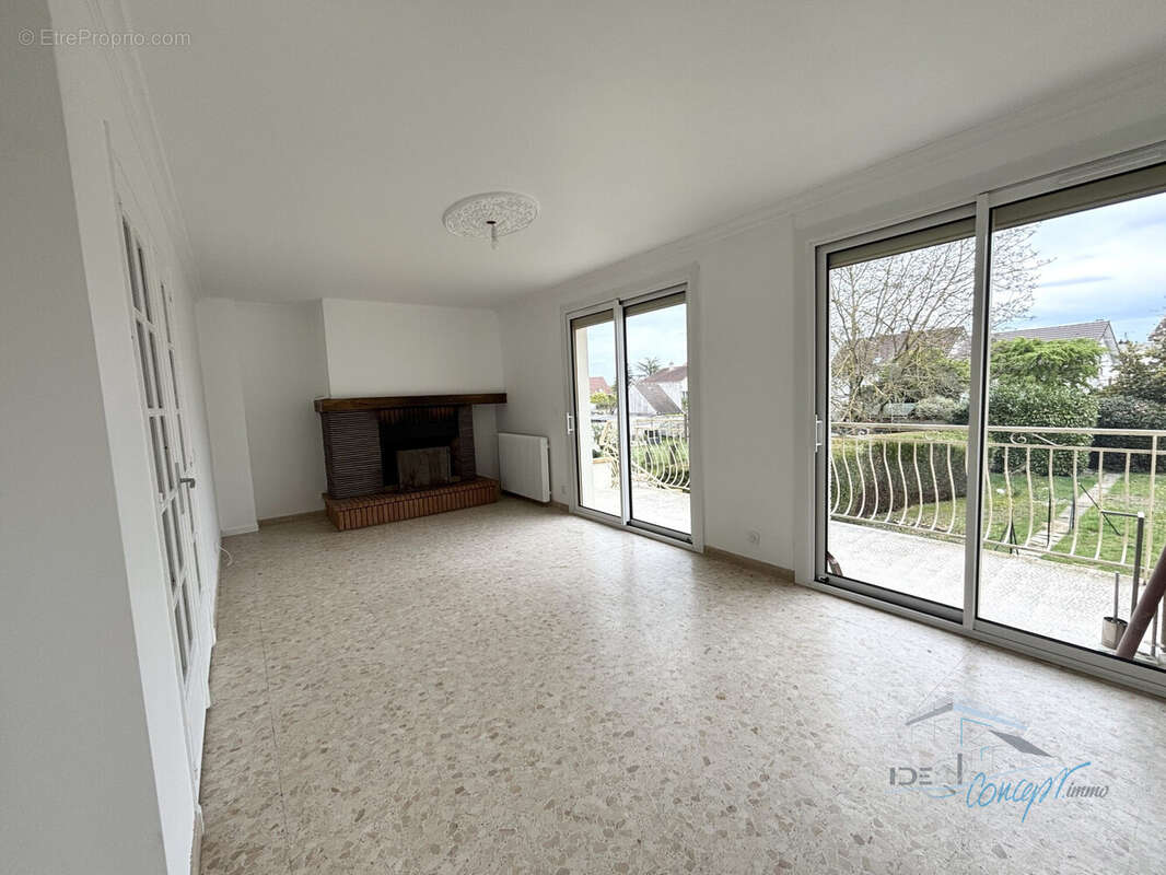 Appartement à LARDY