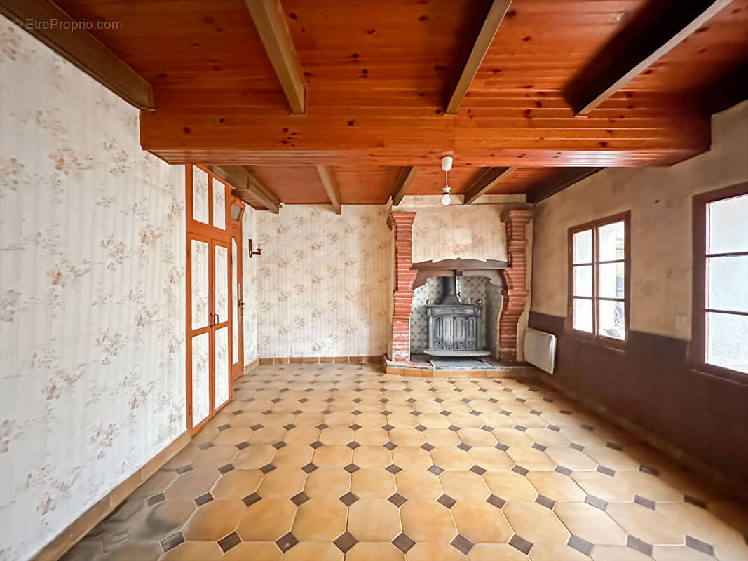 Maison à NEGREPELISSE