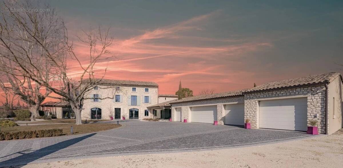 Maison à L&#039;ISLE-SUR-LA-SORGUE