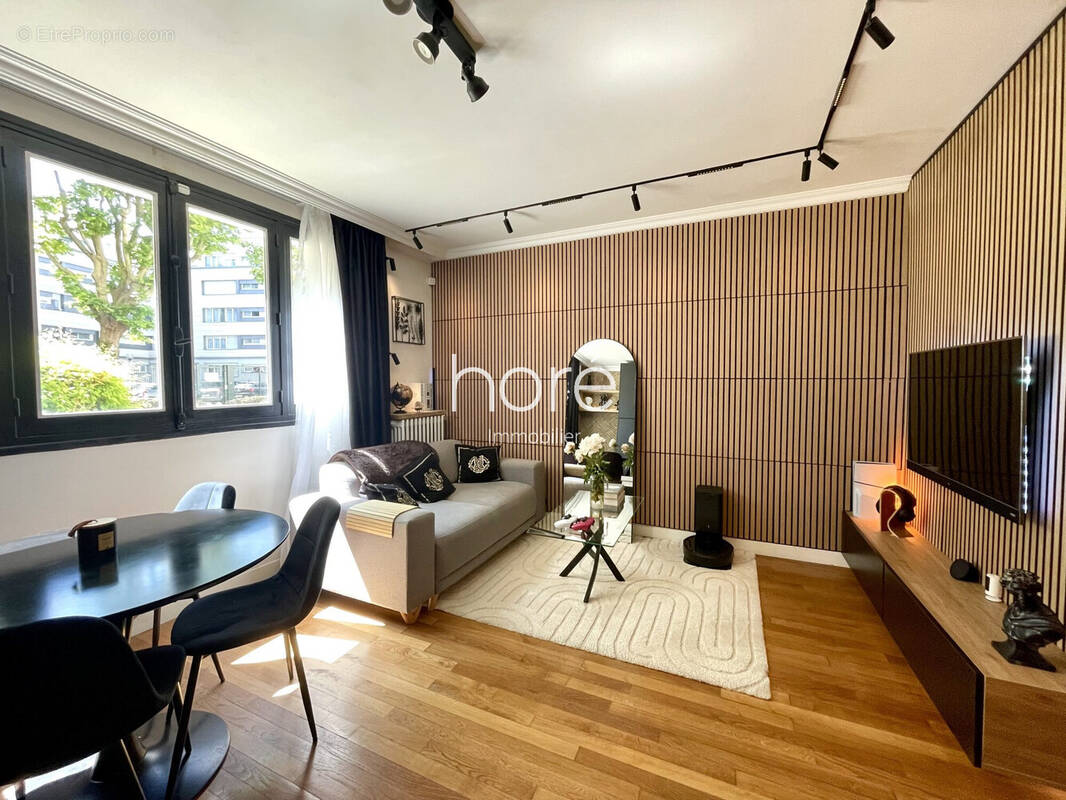 Appartement à COURBEVOIE