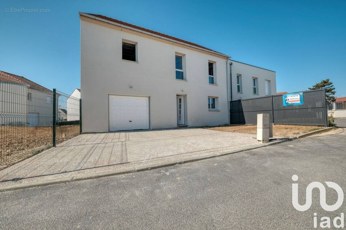Photo 1 - Maison à CLAYE-SOUILLY