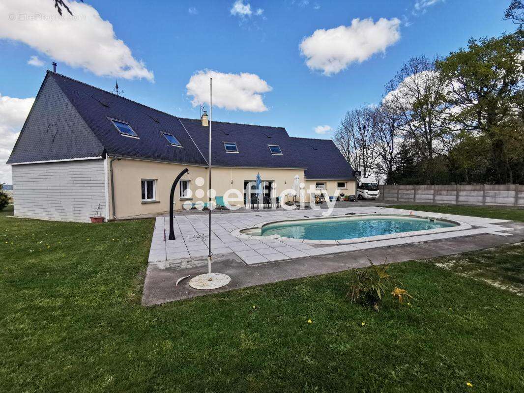 Maison à SAINT-SEVER-CALVADOS