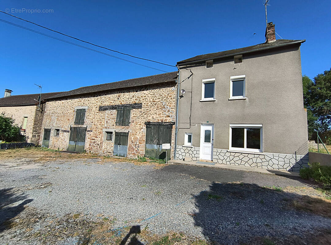 Maison à SAINT-SULPICE-LES-FEUILLES