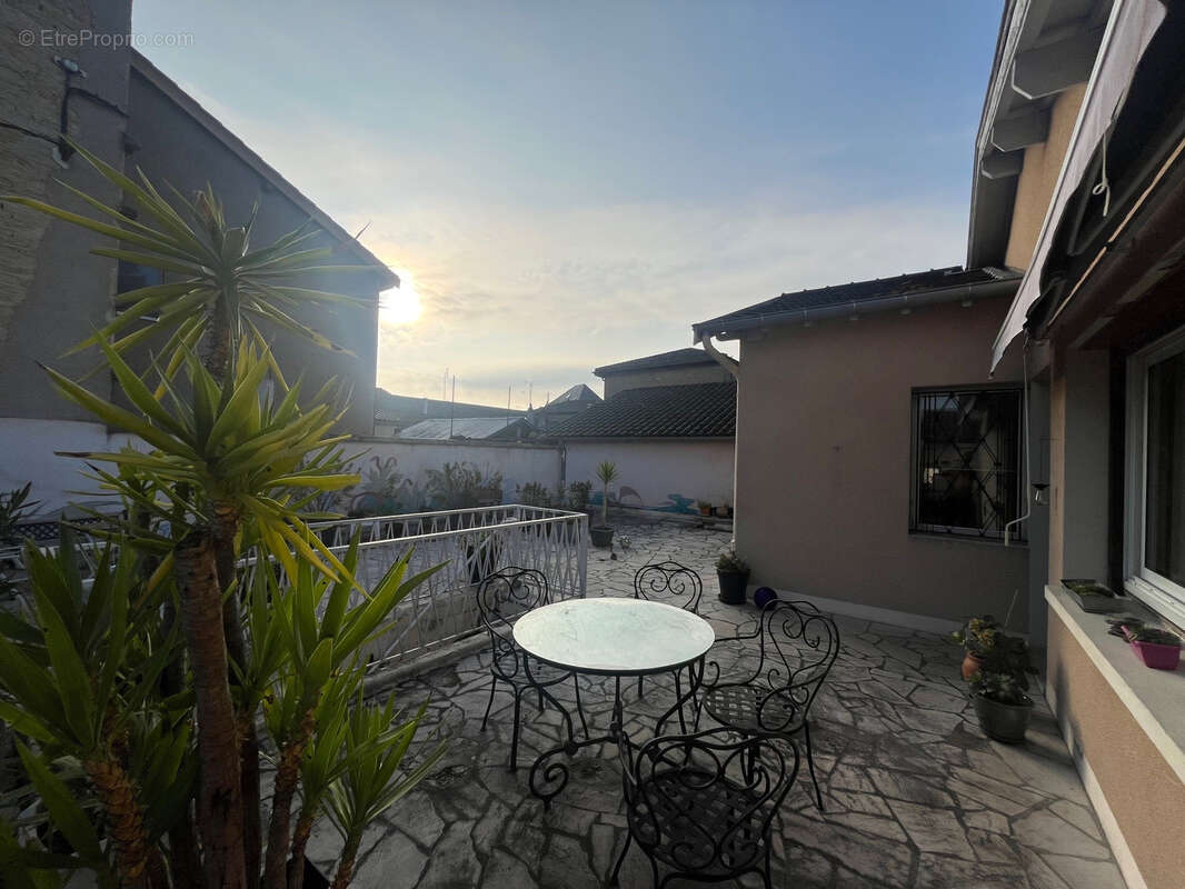 Appartement à MONTMERLE-SUR-SAONE