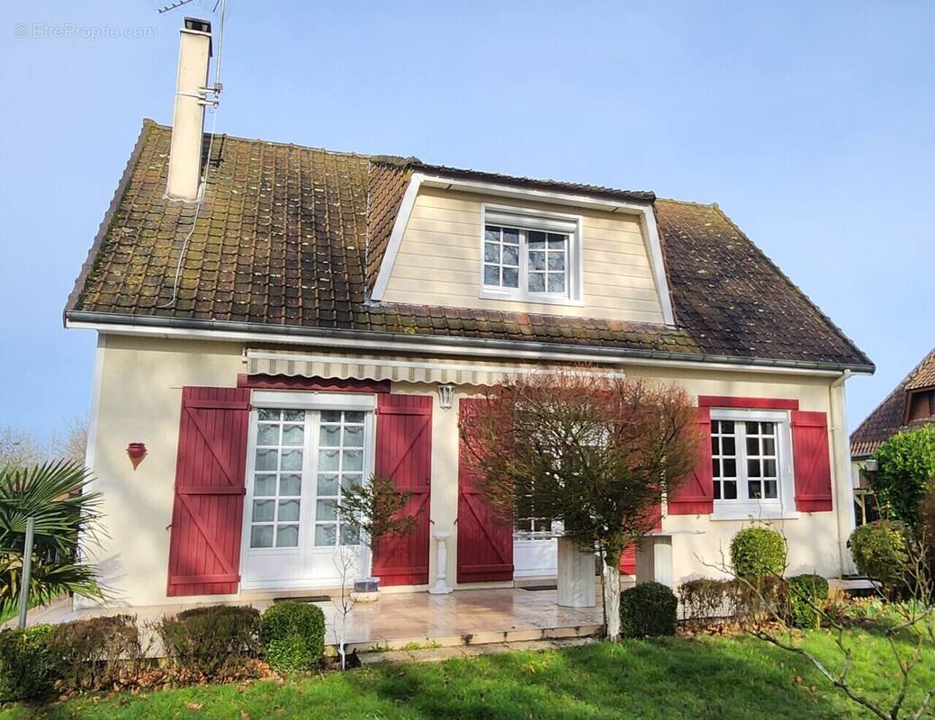 Maison à GREGES