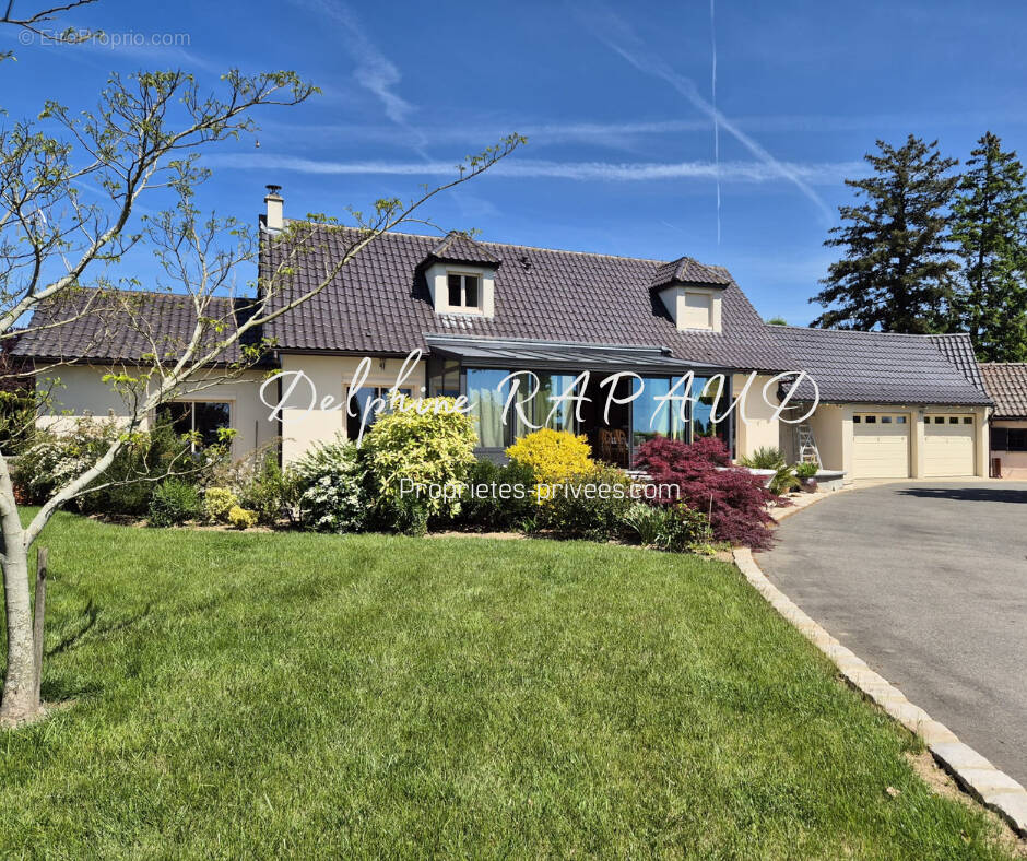 Maison à COMBRES