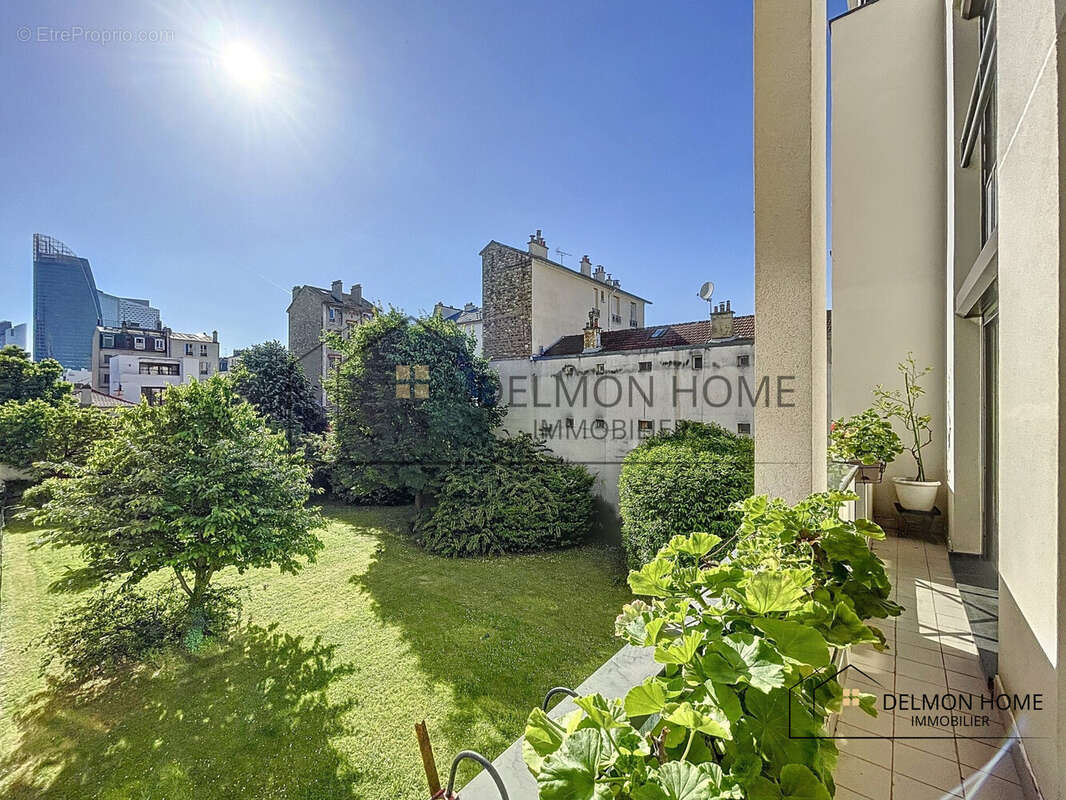 Appartement à COURBEVOIE