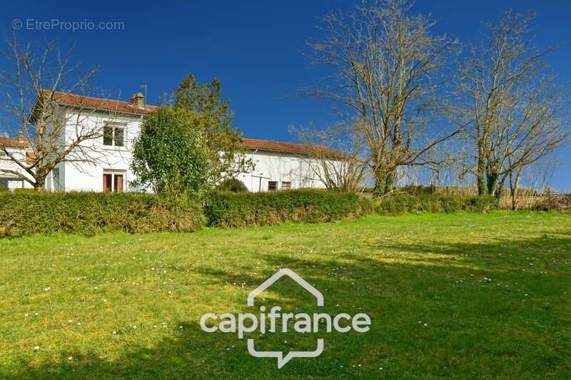 Maison à VARAIZE