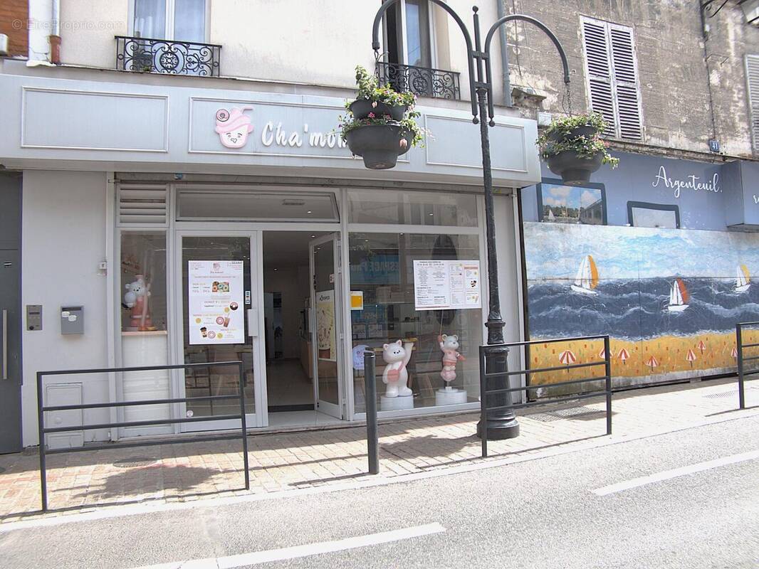Photo 1 - Commerce à ARGENTEUIL
