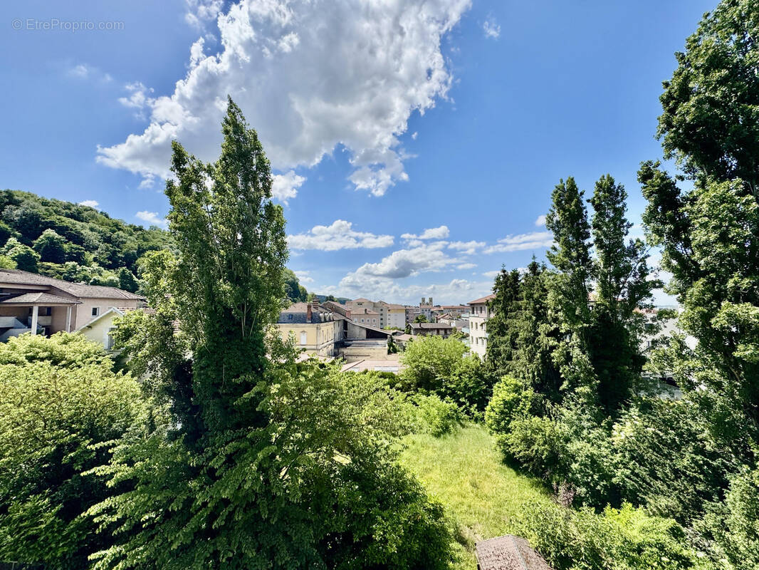 Appartement à BOURGOIN-JALLIEU