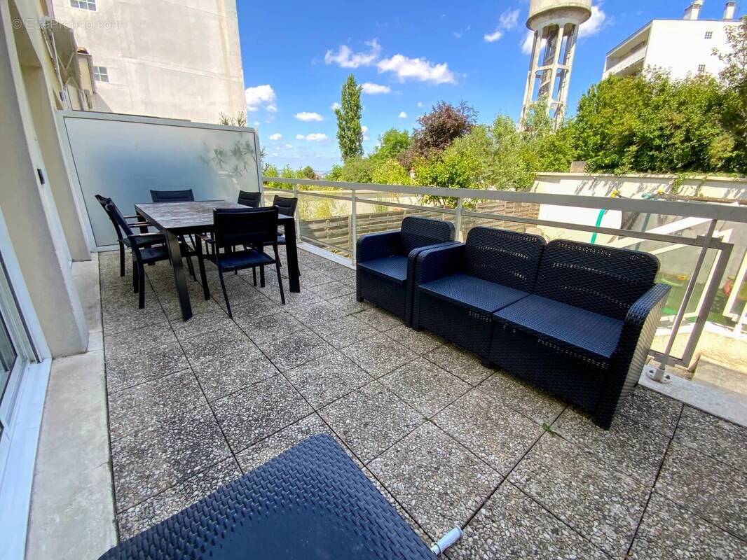 Appartement à LES LILAS