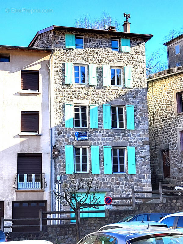 Maison à LE CHEYLARD