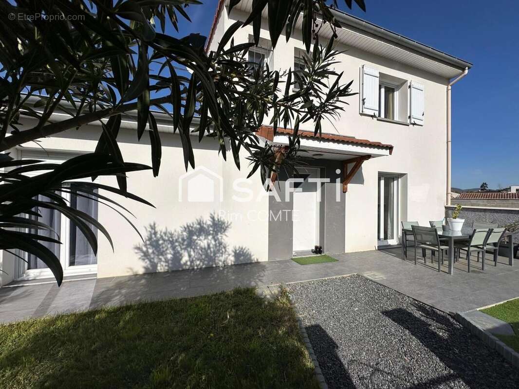 Photo 2 - Maison à LAVEYRON
