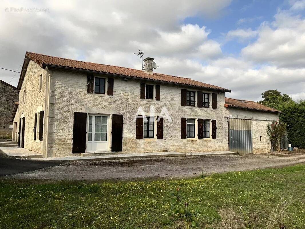 Maison à VILLEFAGNAN