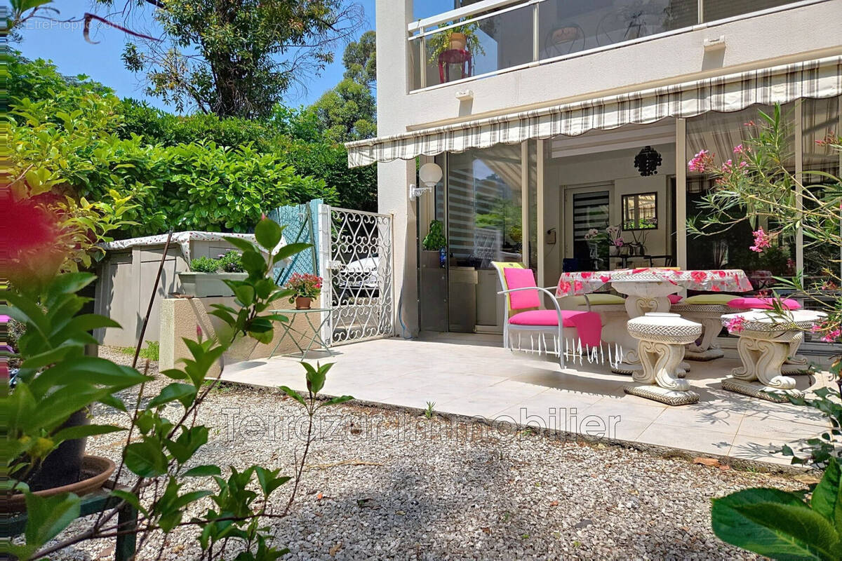 Appartement à VALLAURIS