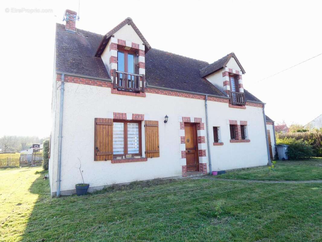 Maison à VANNES-SUR-COSSON