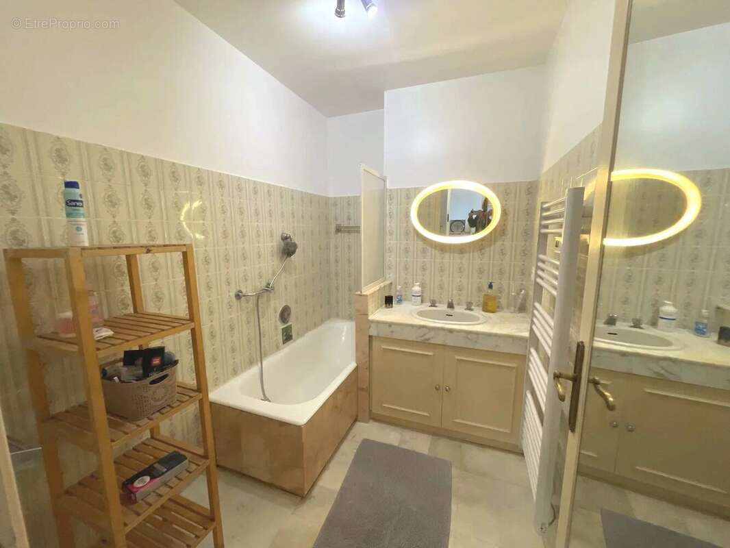 Appartement à LE CANNET
