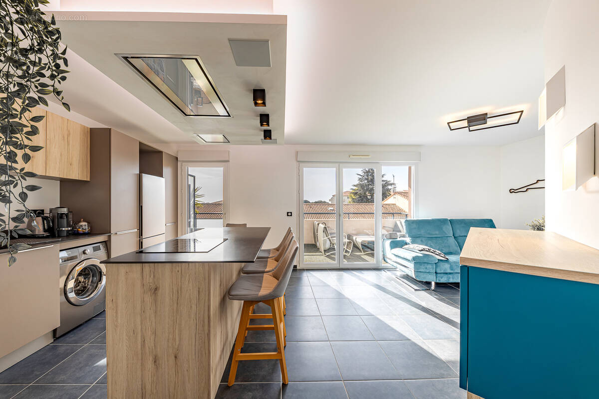 Appartement à SAINT-LAURENT-DU-VAR