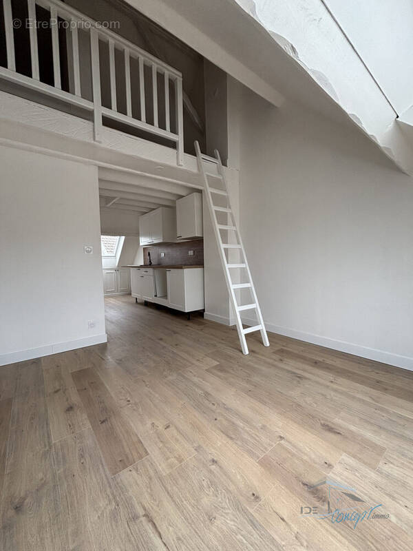 Appartement à LARDY