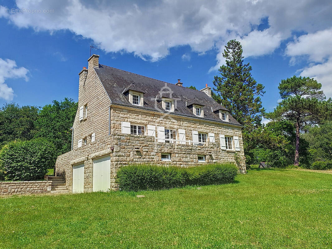 Maison à CLEGUER