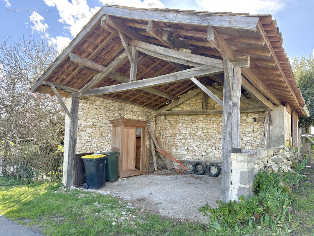 Maison à GENSAC