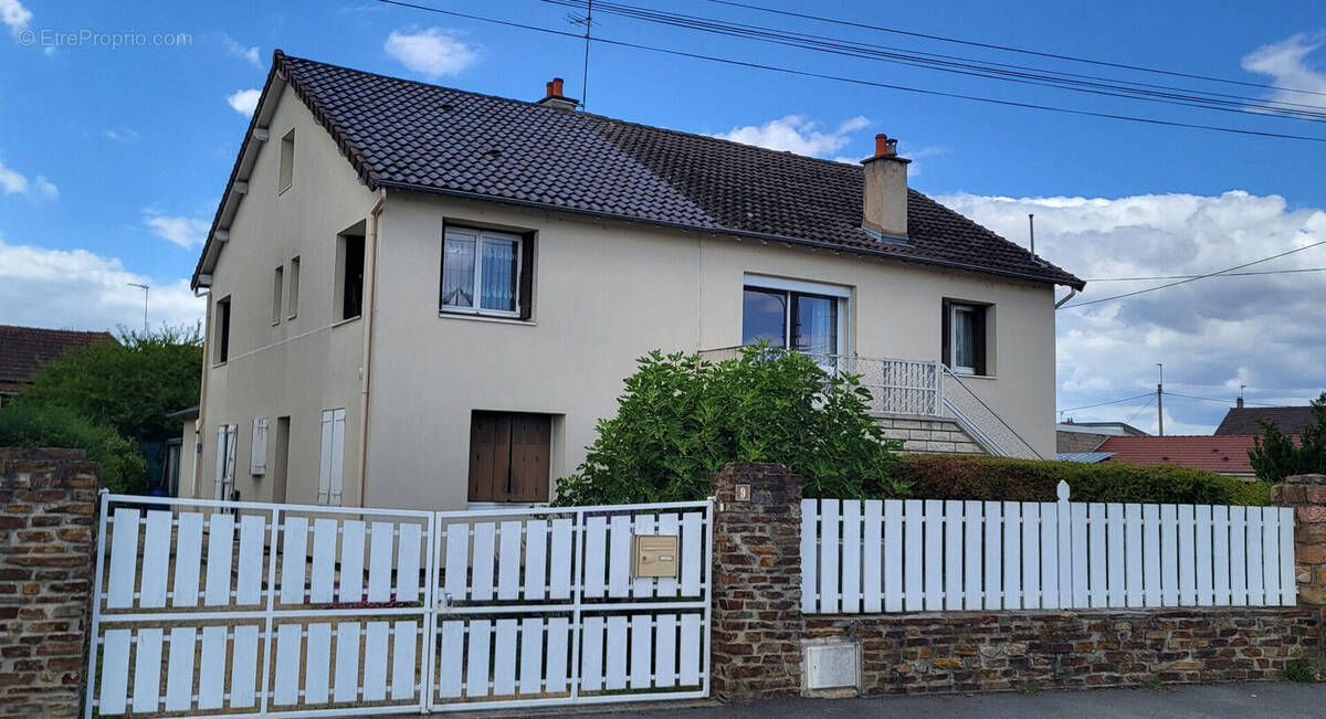 Maison à MONTLUCON
