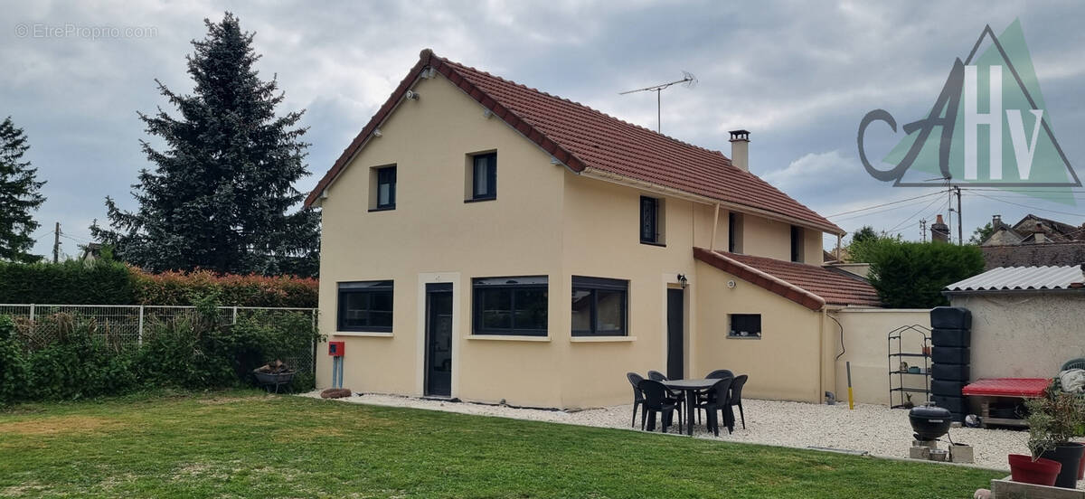 Maison à SOURDUN