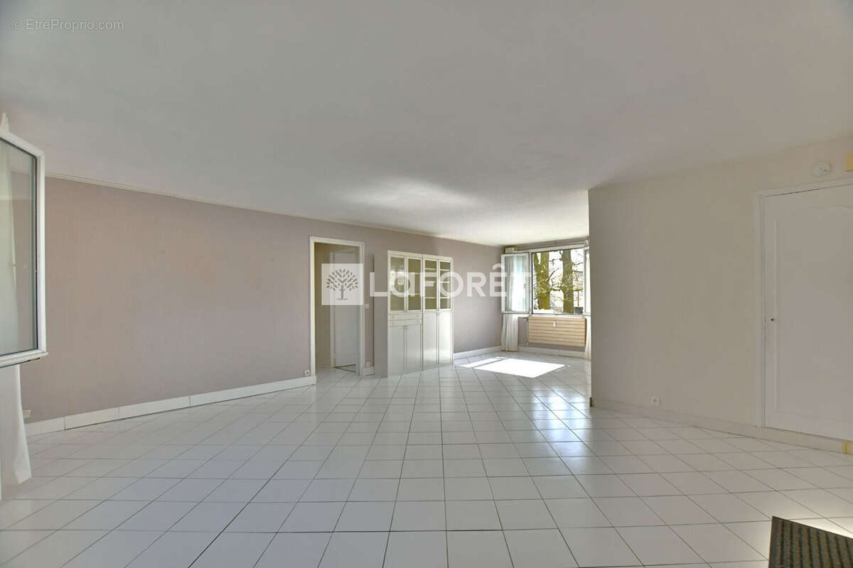 Appartement à LA CELLE-SAINT-CLOUD