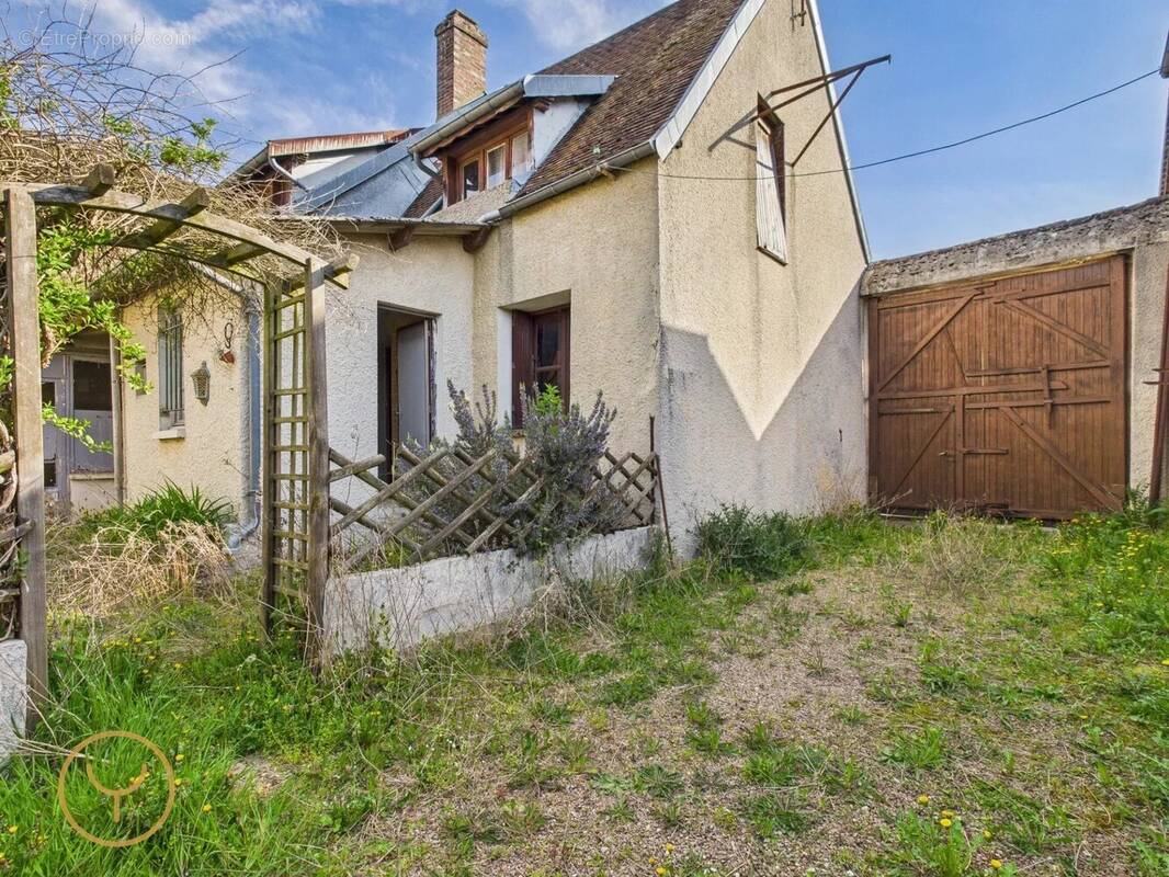 Maison à RIGNY-LE-FERRON